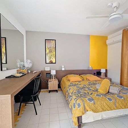 Studio Dans Village Vacances Manganao Saint-Francois  Ngoại thất bức ảnh
